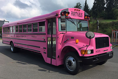 Pinker Partybus in Düsseldorf