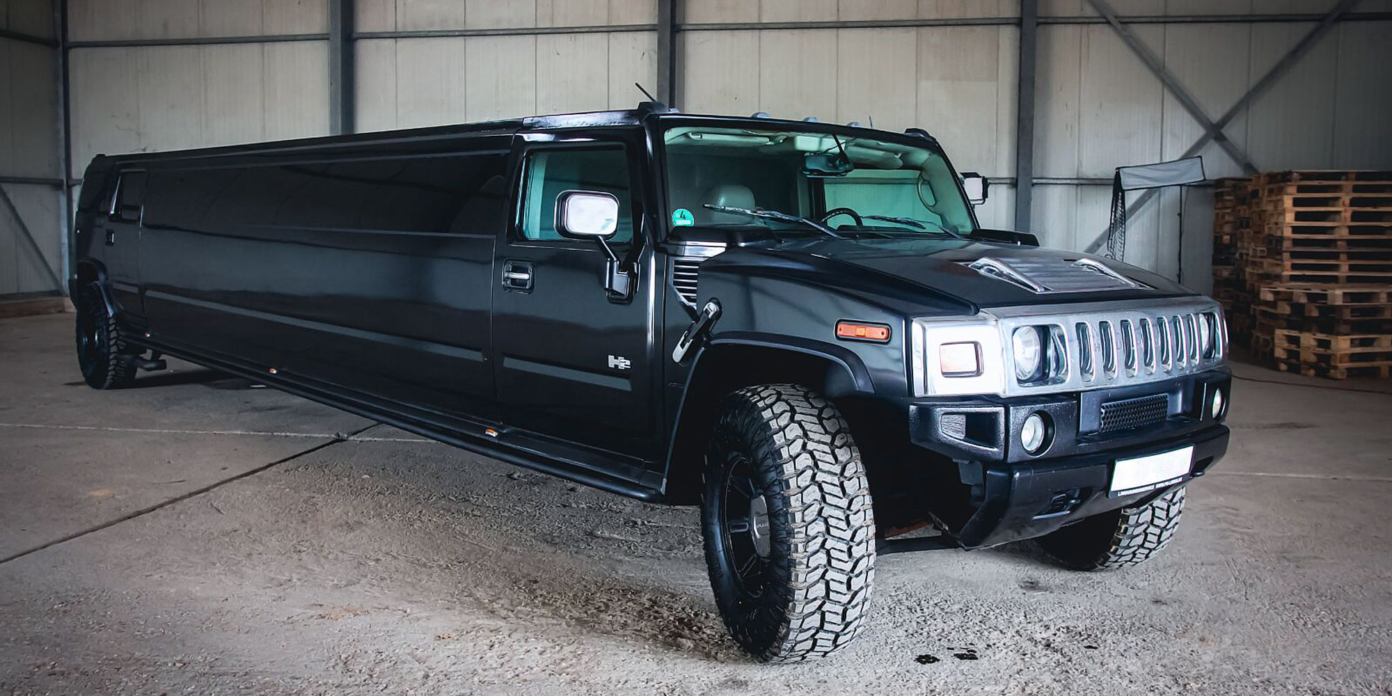 Hummer Limousine mieten in Düsseldorf / Rent a Hummer limousine in Dusseldorf